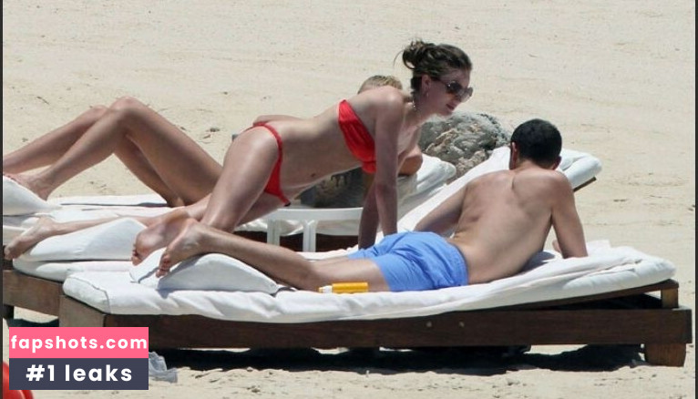 Rosie Huntington-Whiteley Nude Leaks OnlyFans Photos #150 - LeakJerk