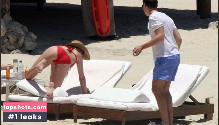 Rosie Huntington-Whiteley Nude Leaks OnlyFans Photos #154 - LeakJerk