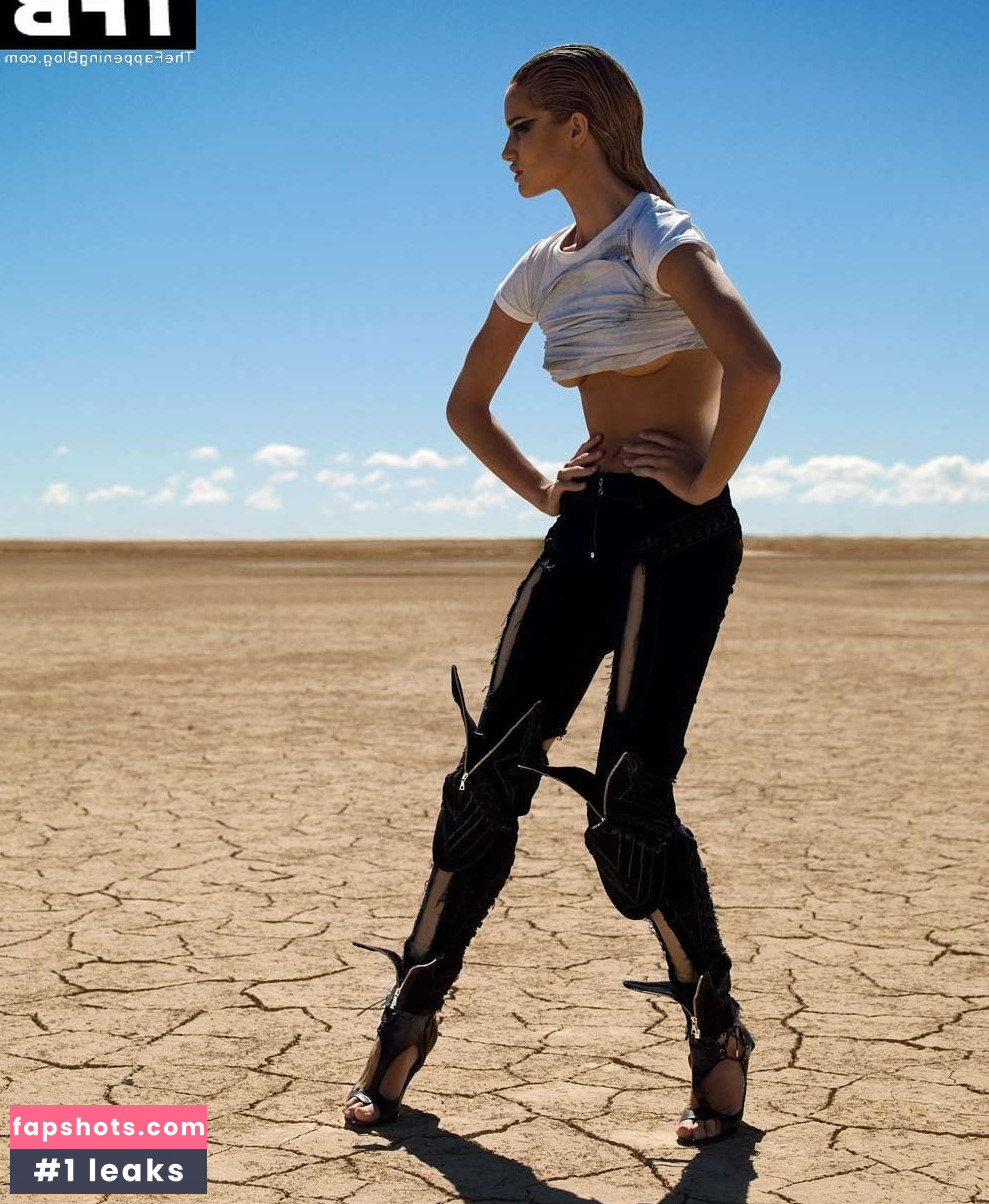 Rosie Huntington-Whiteley Nude Leaks OnlyFans Photos #277 - LeakJerk