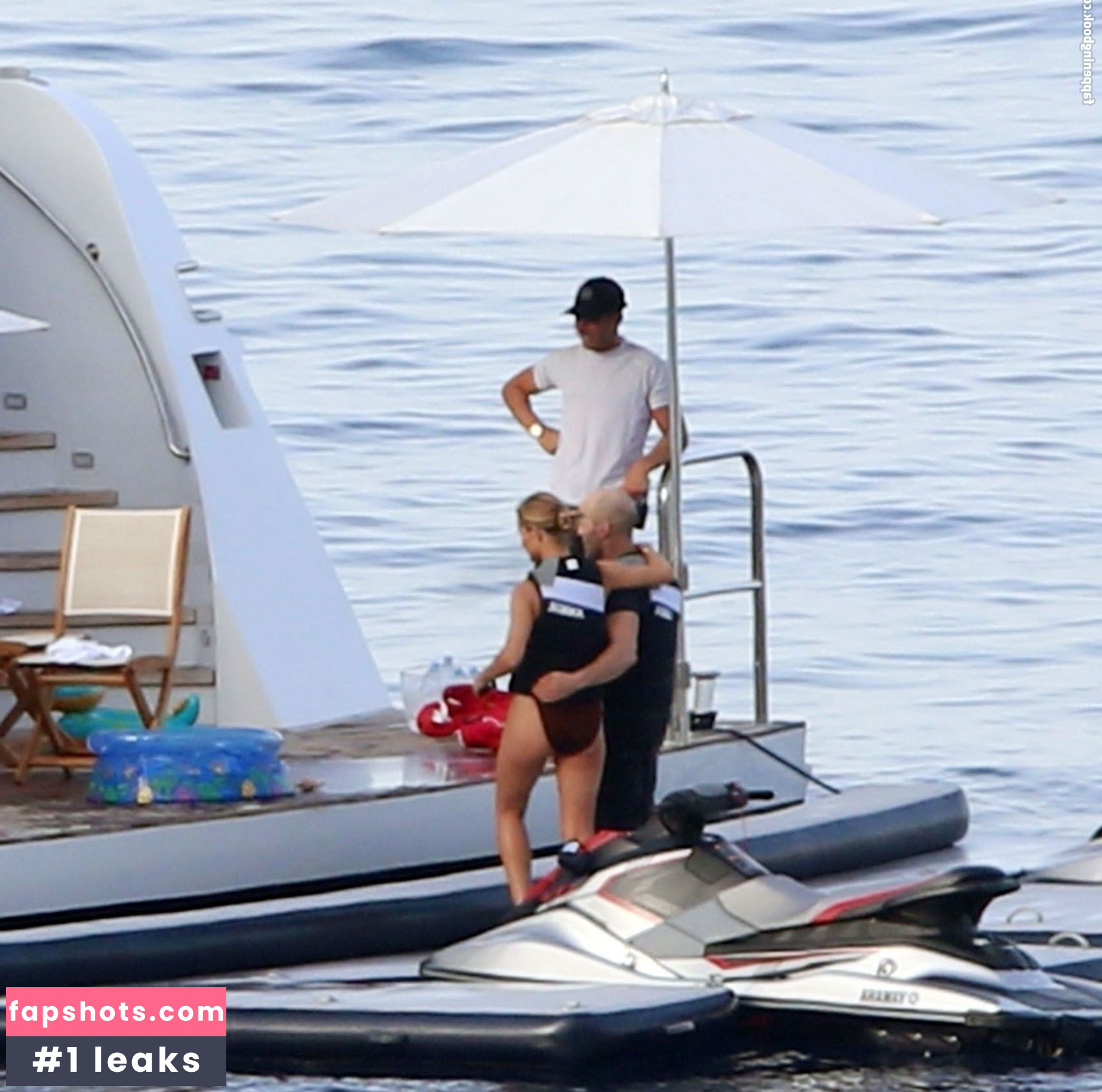 Rosie Huntington-Whiteley Nude Leaks OnlyFans Photos #482 - LeakJerk