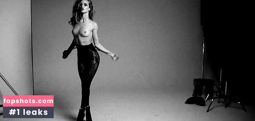 Rosie Huntington-Whiteley Nude Leaks OnlyFans Photos #507 - LeakJerk