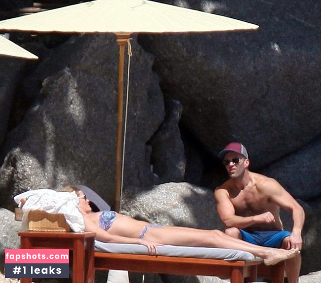 Rosie Huntington-Whiteley Nude Leaks OnlyFans Photos #537 - LeakJerk