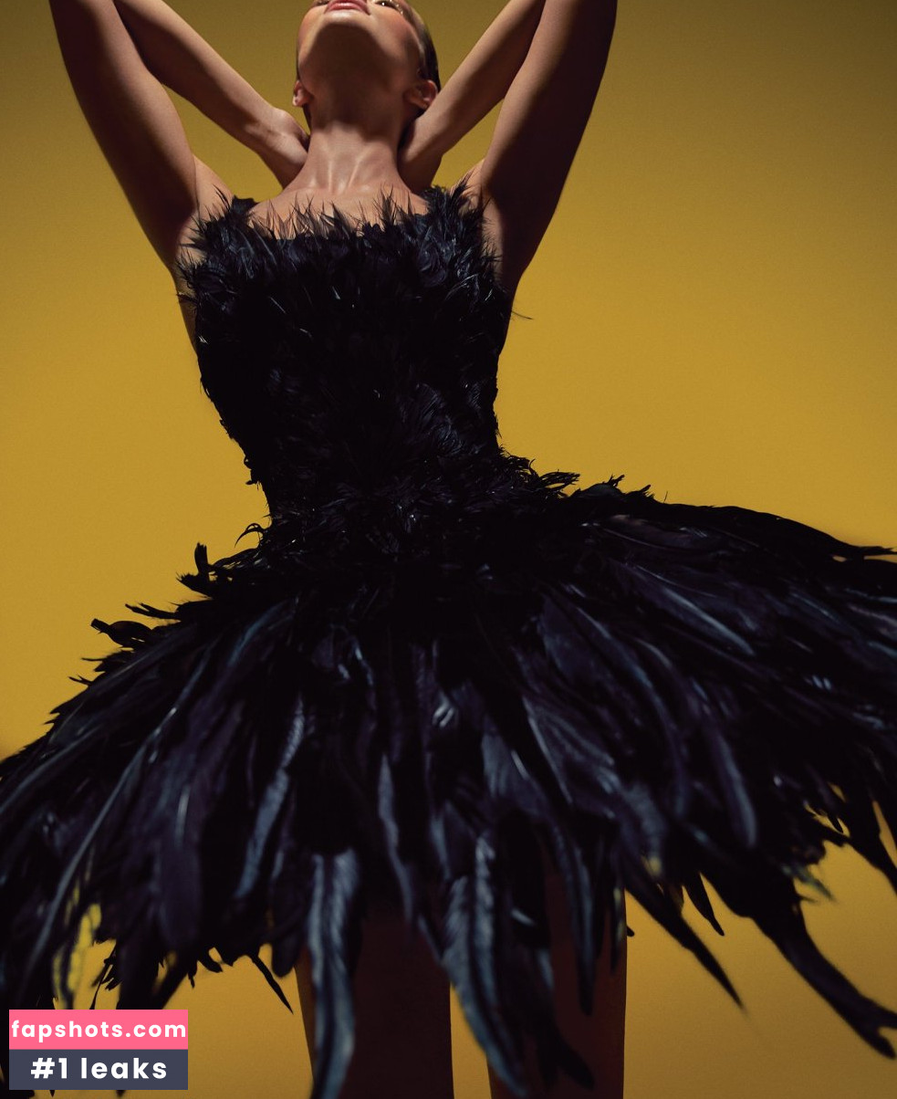 Rosie Huntington-Whiteley Nude Leaks OnlyFans Photos #540 - LeakJerk