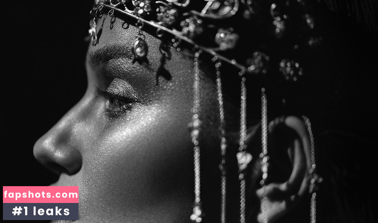 Rosie Huntington-Whiteley Nude Leaks OnlyFans Photos #541 - LeakJerk