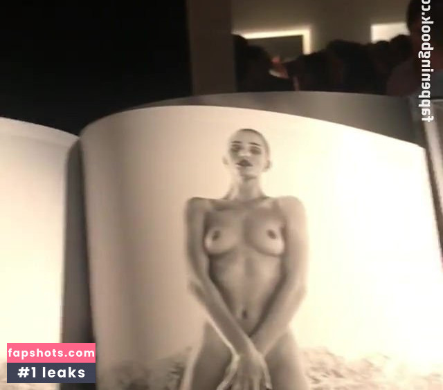 Rosie Huntington-Whiteley Nude Leaks OnlyFans Photos #576 - LeakJerk