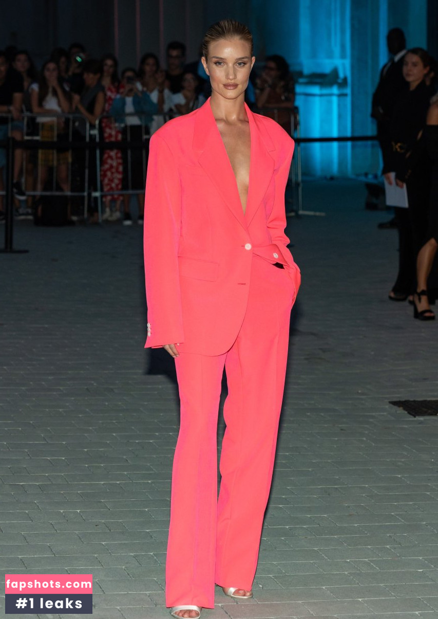 Rosie Huntington-Whiteley Nude Leaks OnlyFans Photos #578 - LeakJerk