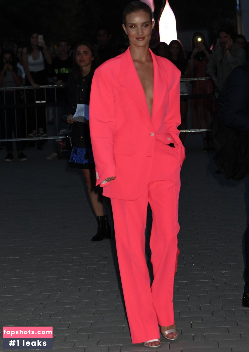 Rosie Huntington-Whiteley Nude Leaks OnlyFans Photos #582 - LeakJerk