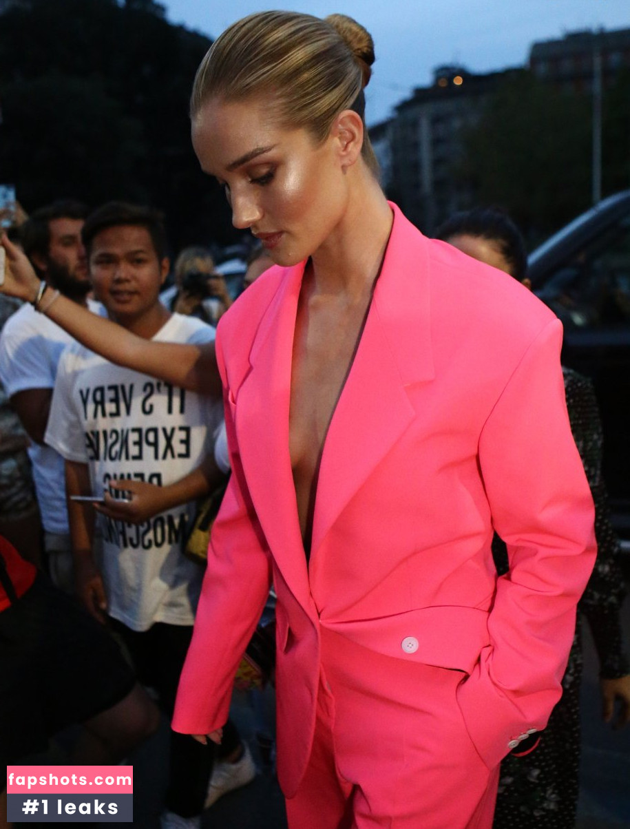 Rosie Huntington-Whiteley Nude Leaks OnlyFans Photos #584 - LeakJerk