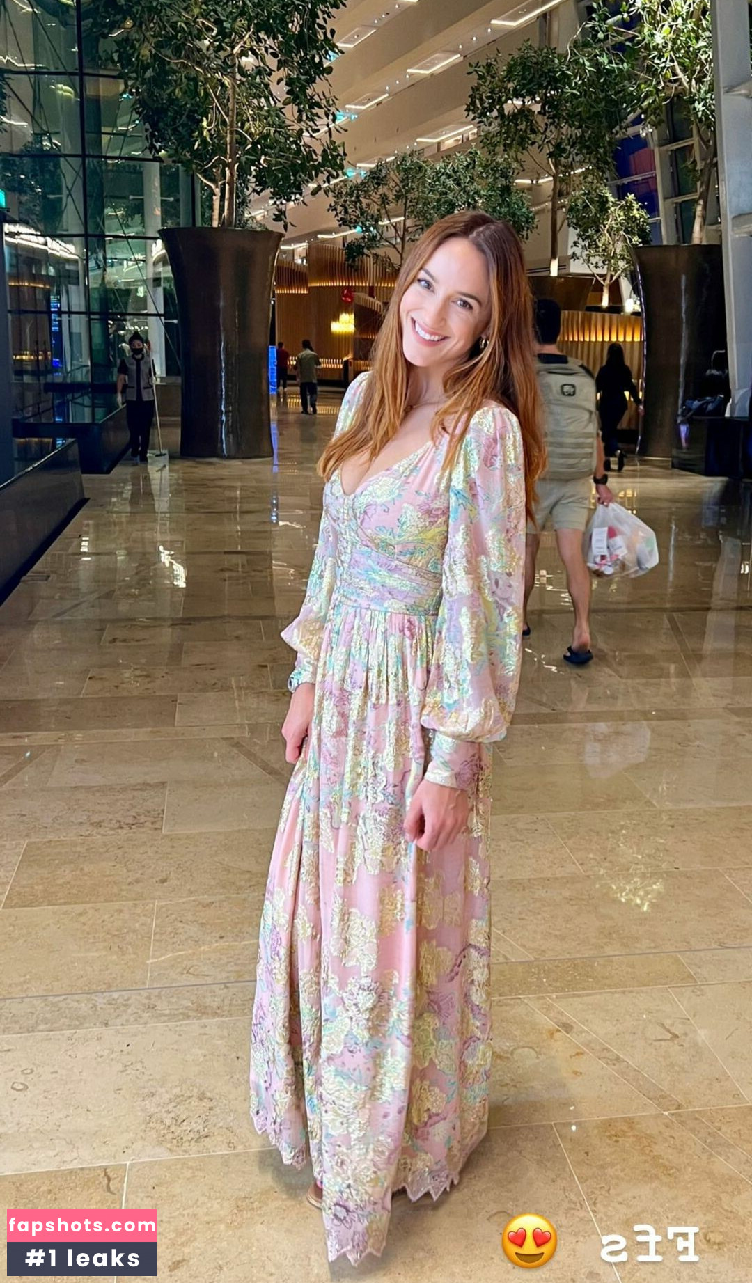 Rosie Jones gallery photo #546