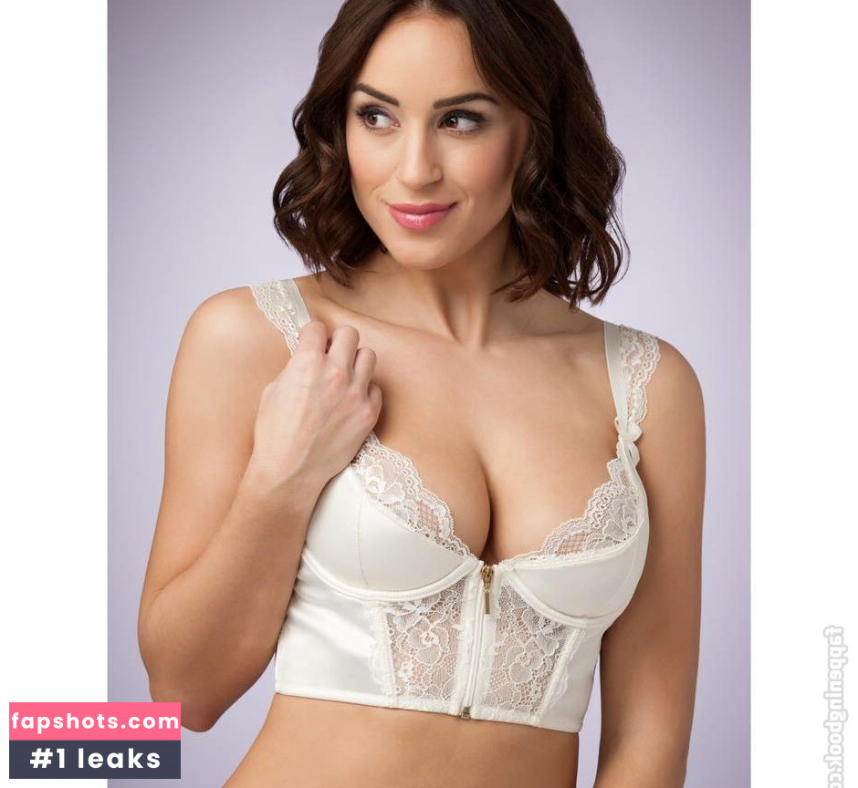 Rosie Jones gallery photo #570