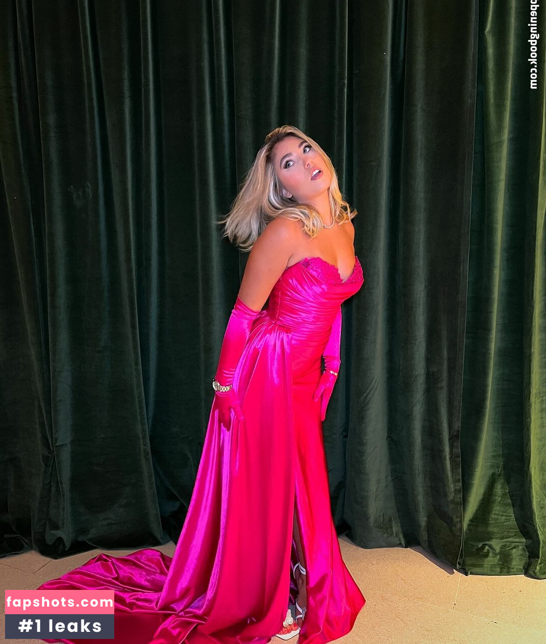 Rosie McClelland gallery photo #187