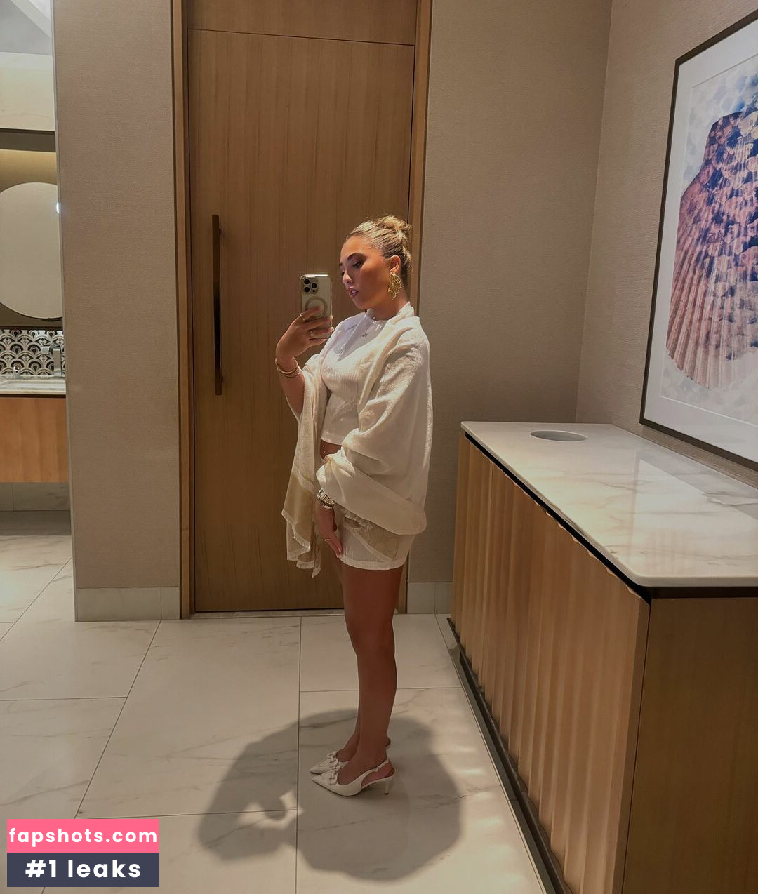 Rosie McClelland gallery photo #202