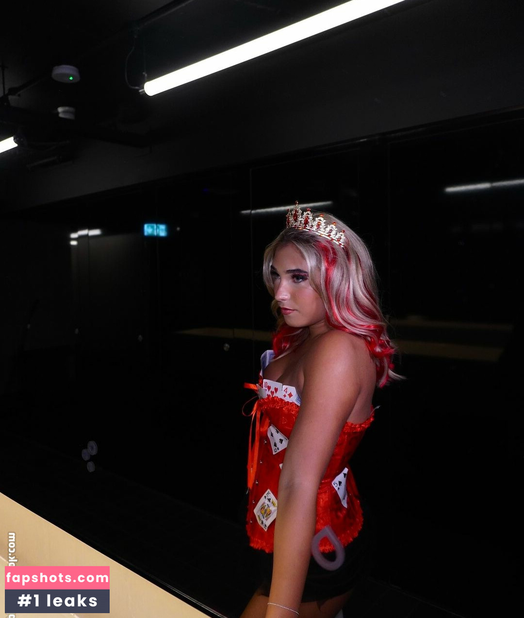 Rosie McClelland gallery photo #218