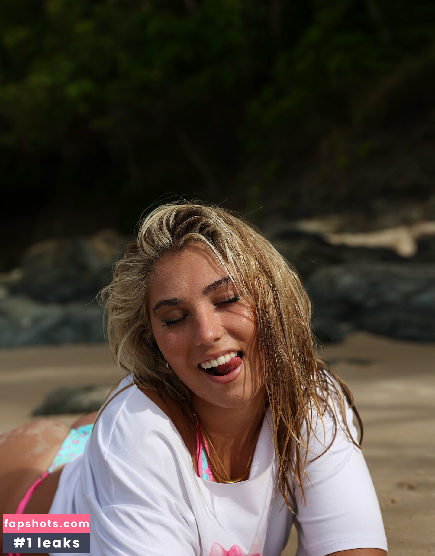 Rosie McClelland gallery photo #64