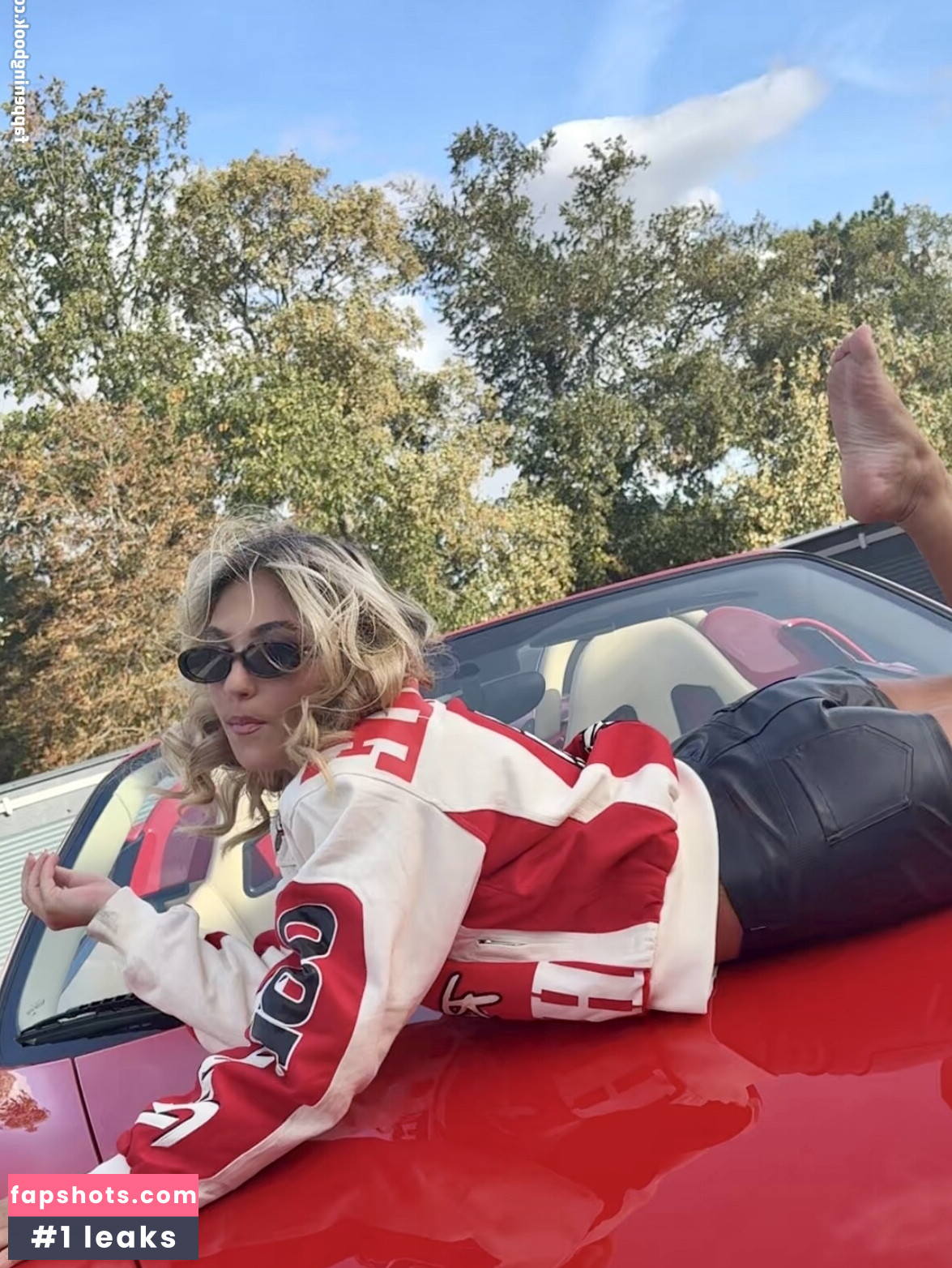 Rosie McClelland gallery photo #8