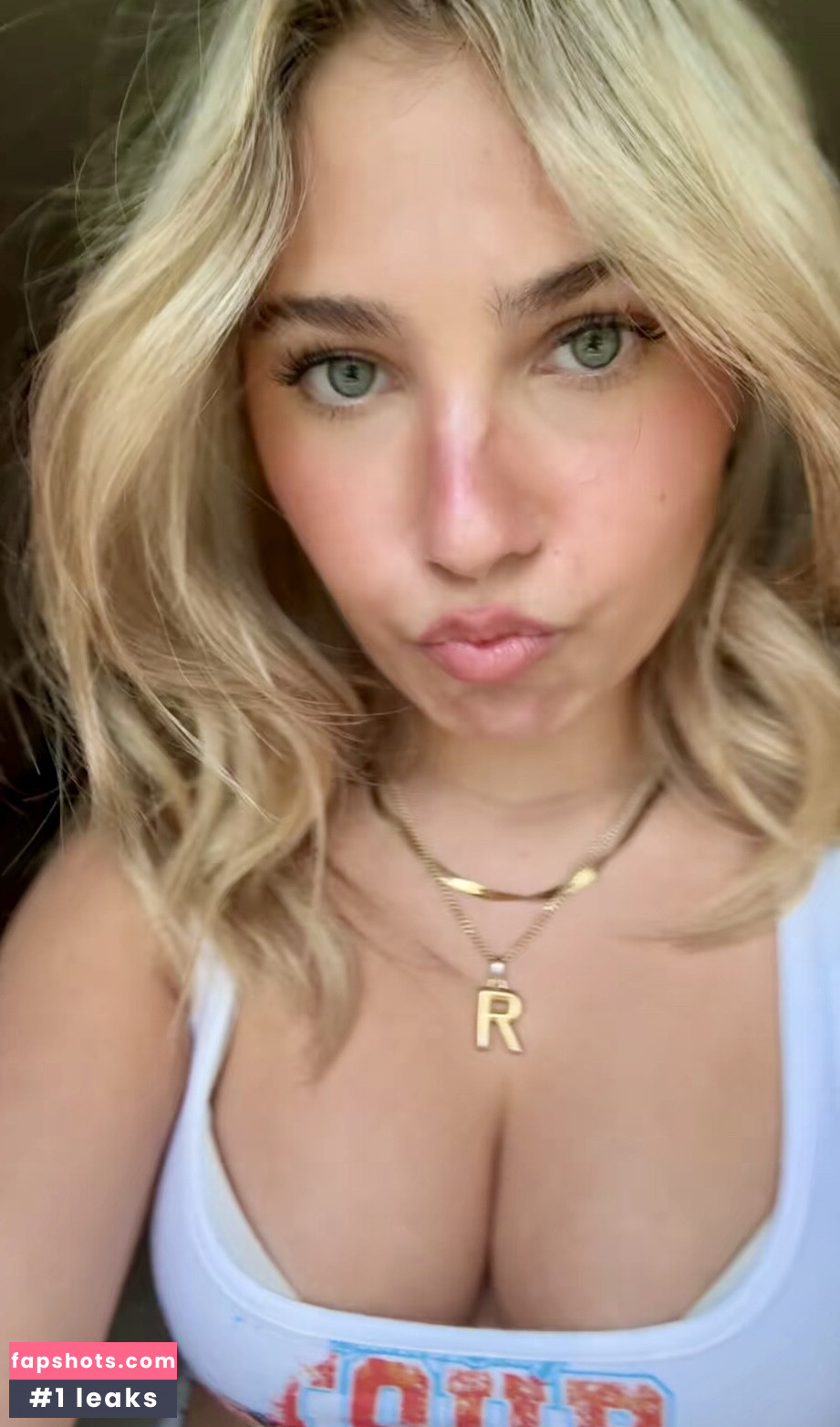 Rosie McClelland gallery photo #81