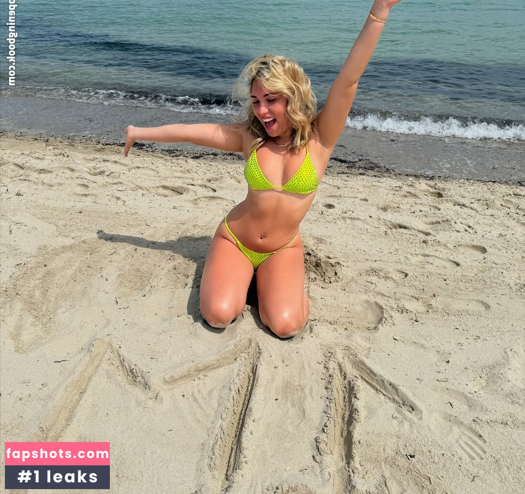 Rosie McClelland gallery photo #84