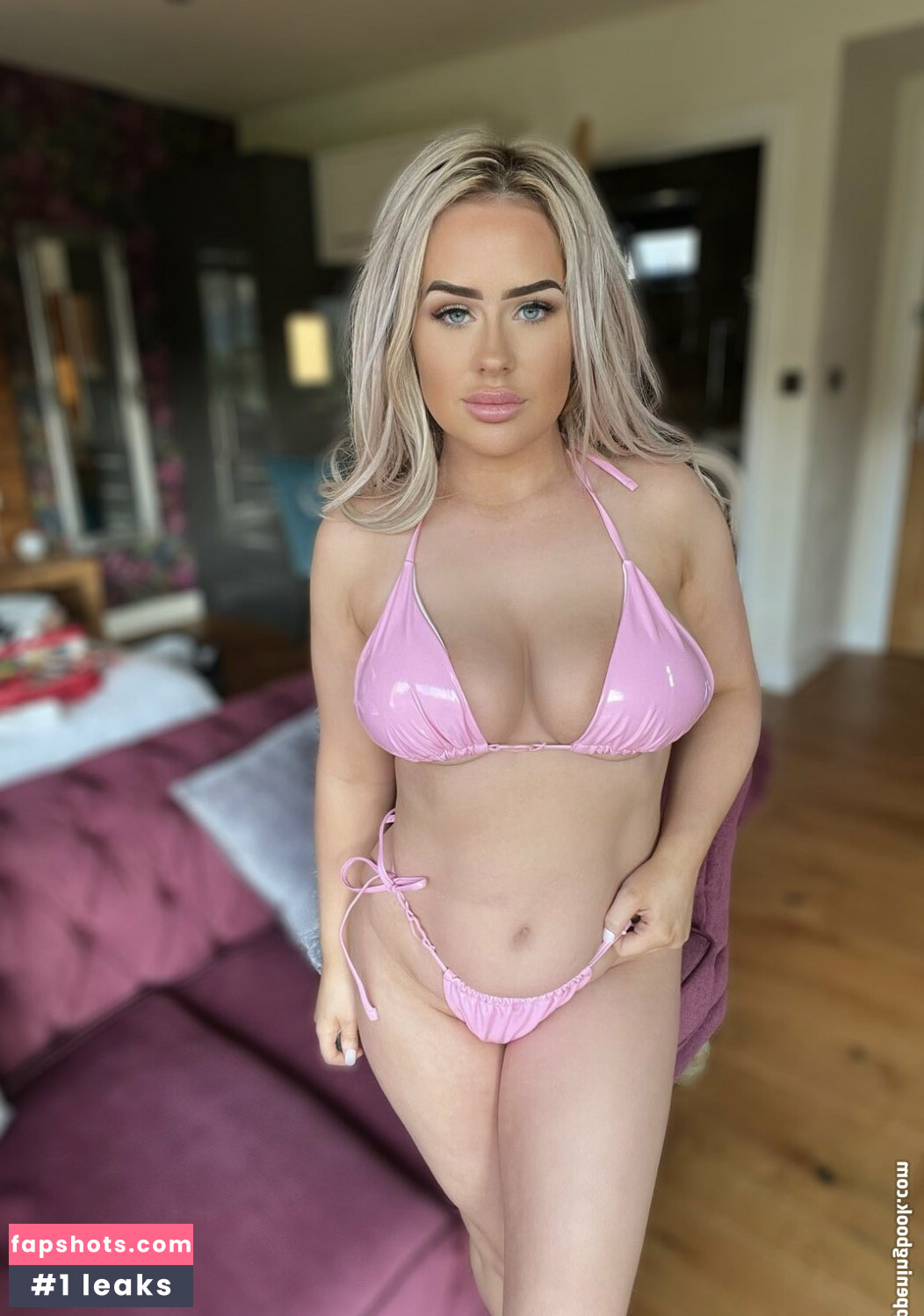 Rosie Rendall gallery photo #24