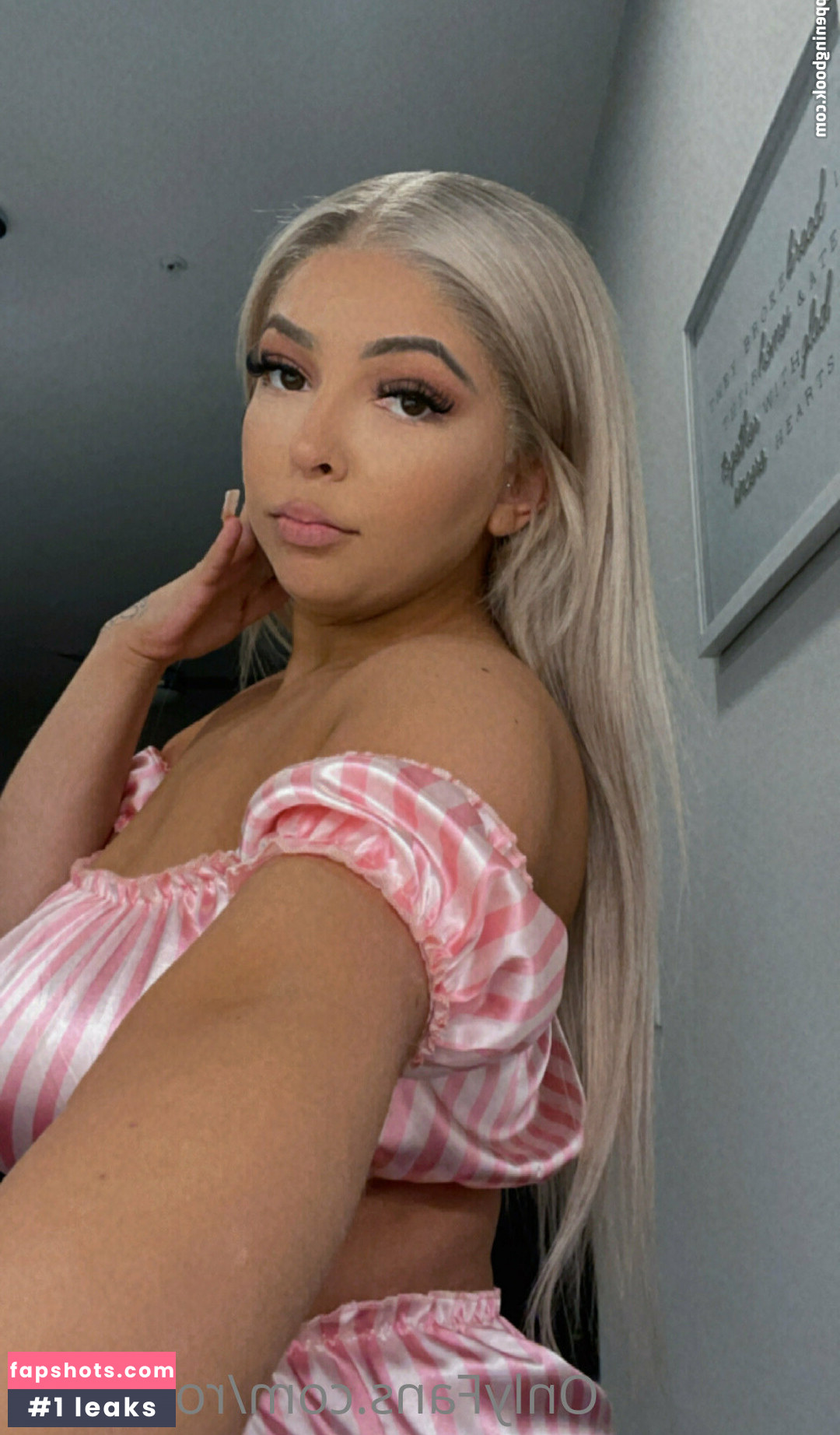 rosiefree gallery photo #9