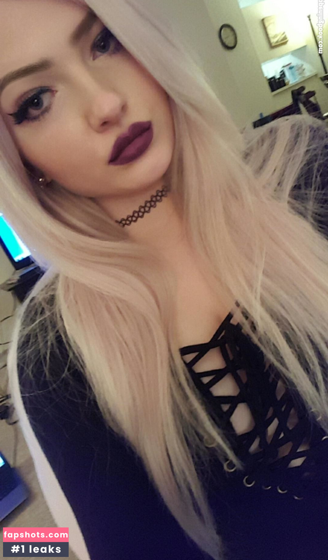 RoslynTaber Nude Leaks OnlyFans Photos #4 - LeakJerk