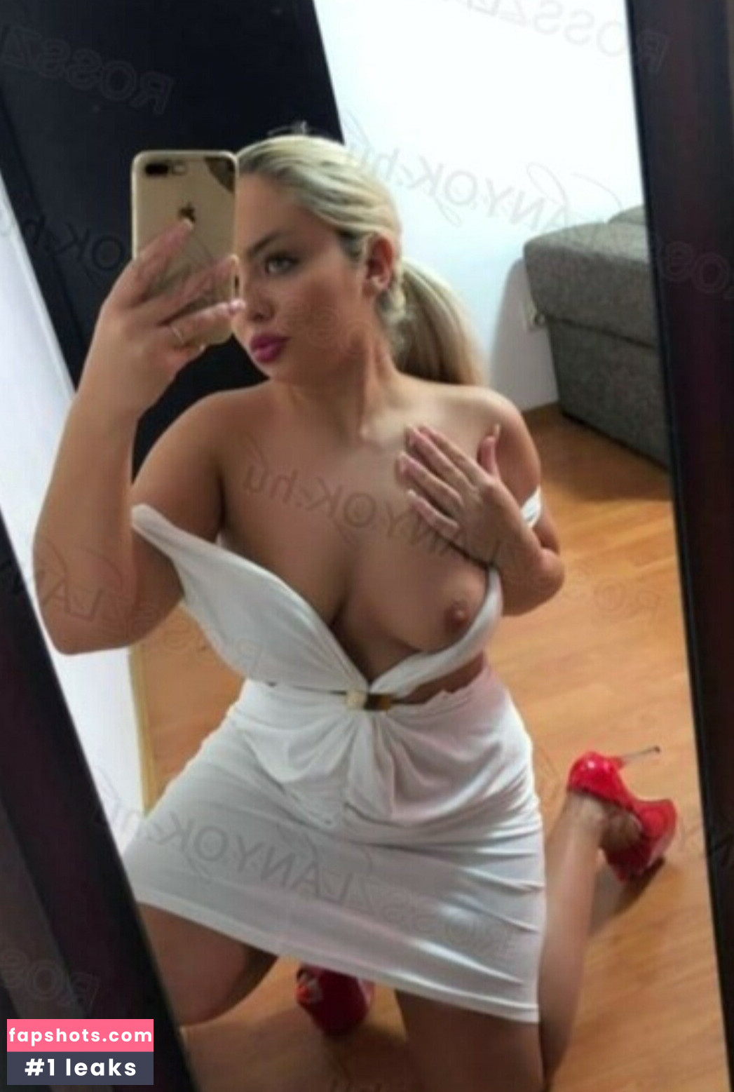 Rosszlányok Nahé úniky fotek pouze od fanoušků #2 - Fapshots