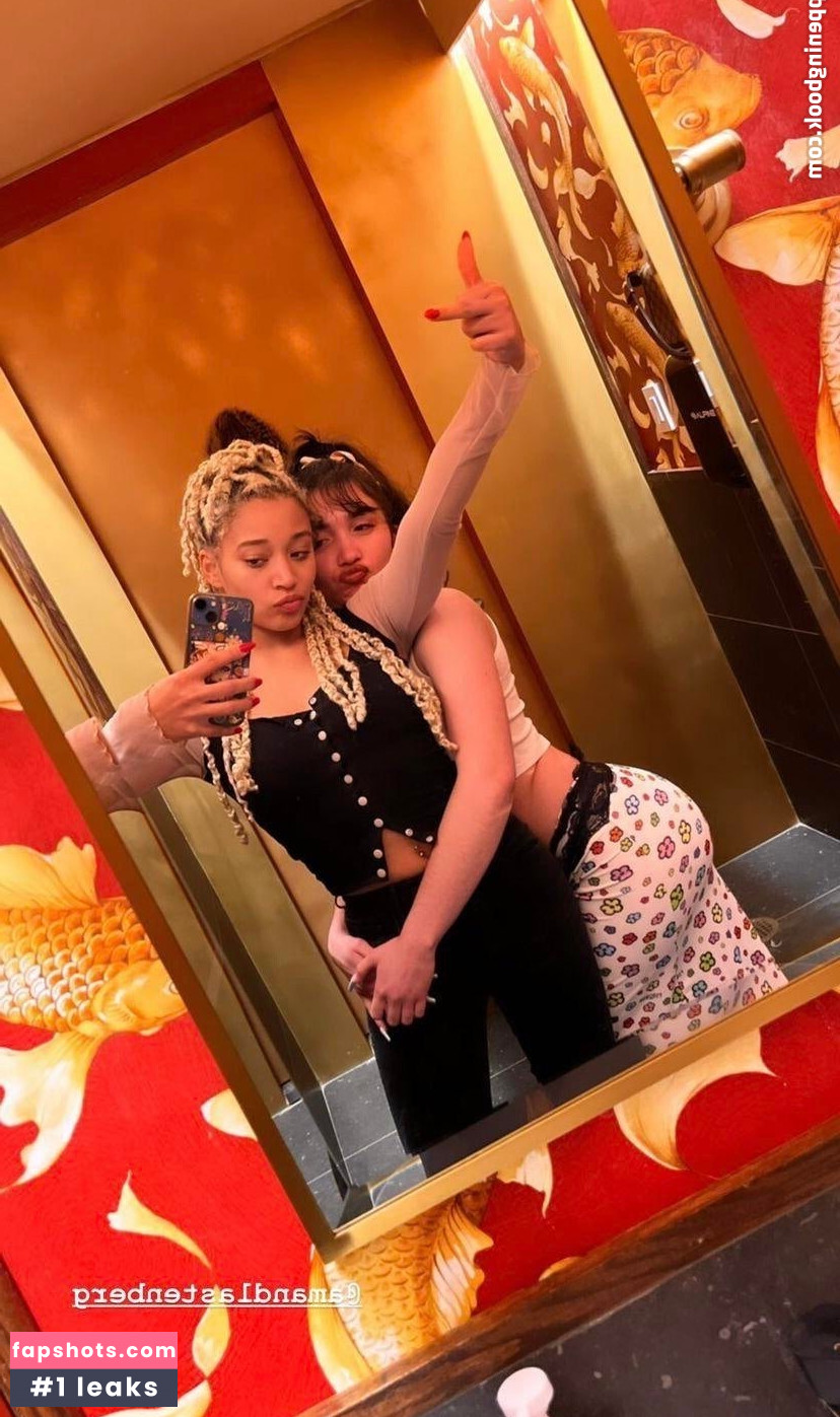 Rowan Blanchard gallery photo #598