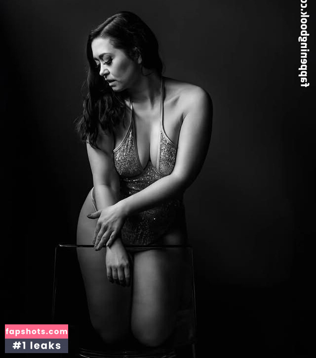 Rowina_offical gallery photo #5