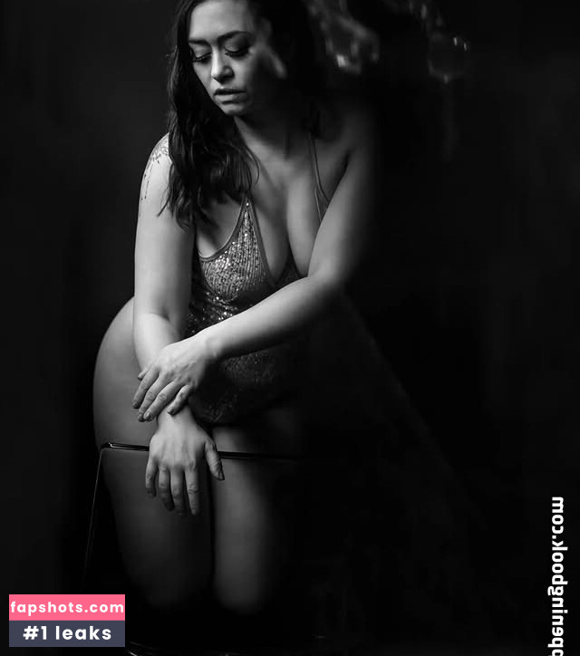 Rowina_offical gallery photo #6