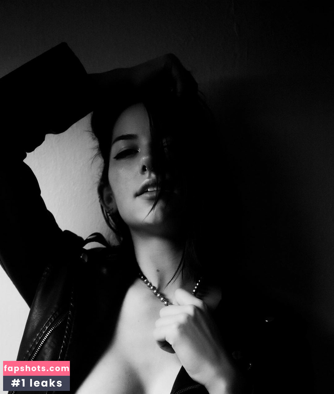 Rox Annie gallery photo #23