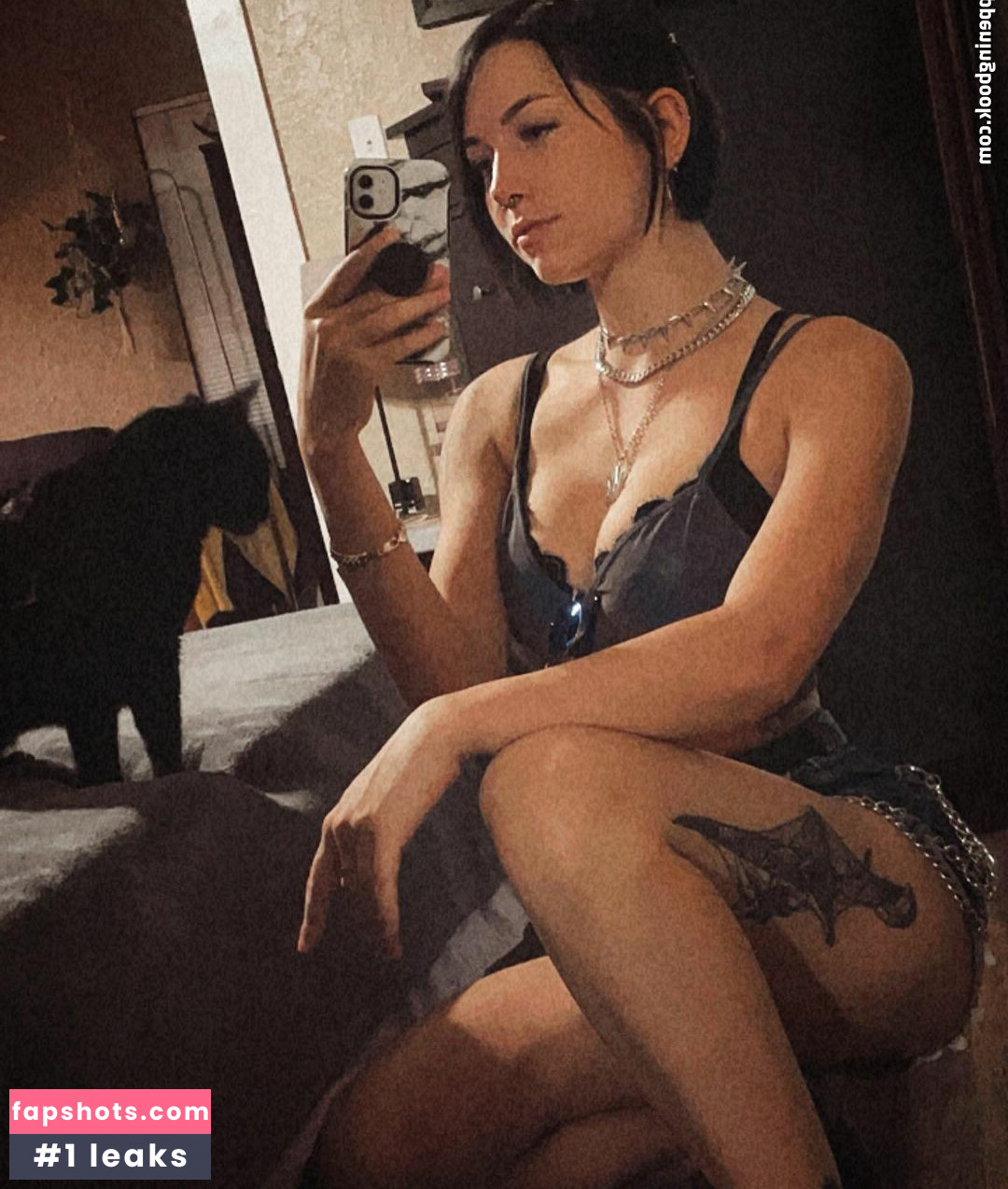 Rox Annie gallery photo #6