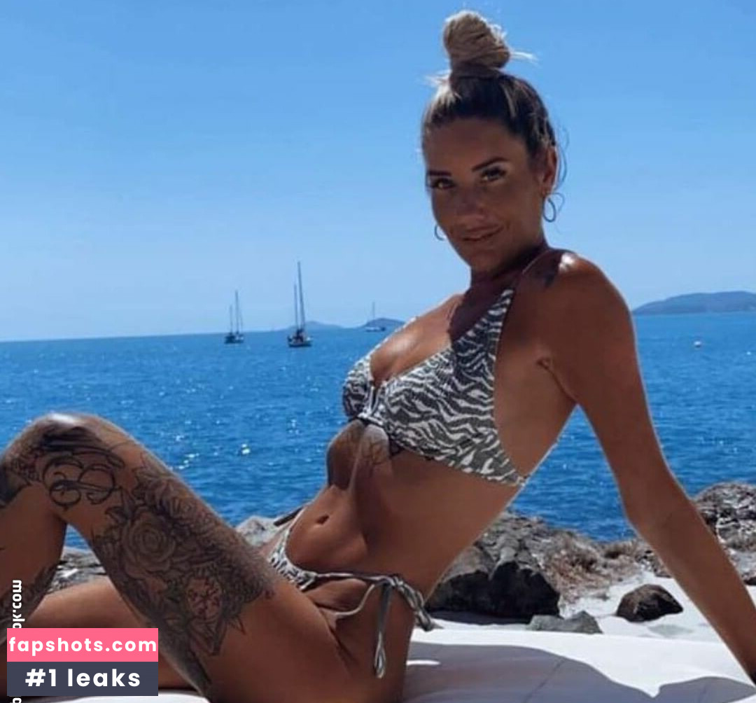 Roxan Hughes gallery photo #6