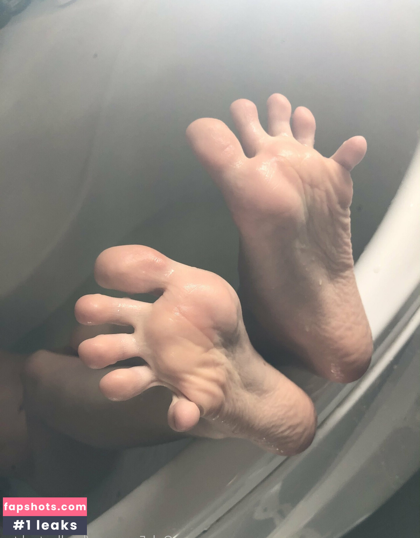 Roxane gallery photo #2