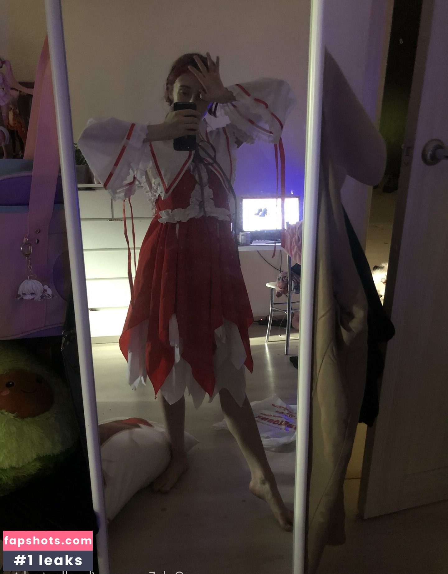 Roxane gallery photo #27