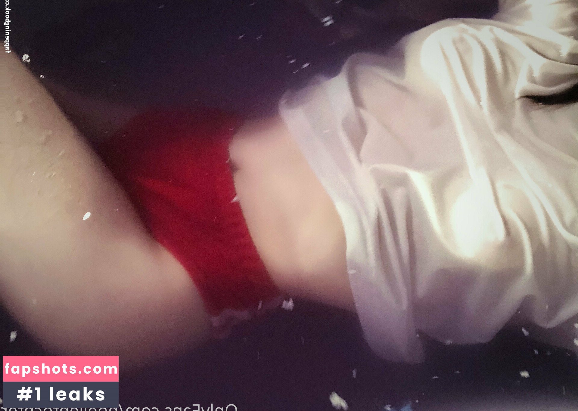 Roxane gallery photo #29