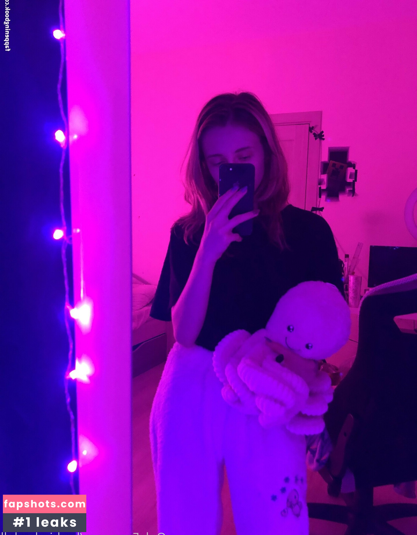 Roxane gallery photo #30