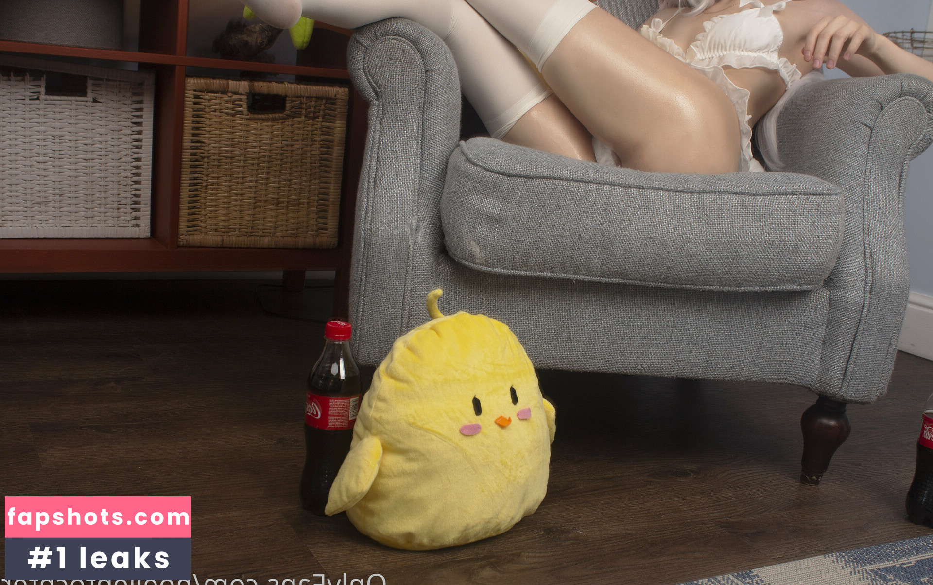 Roxane gallery photo #5