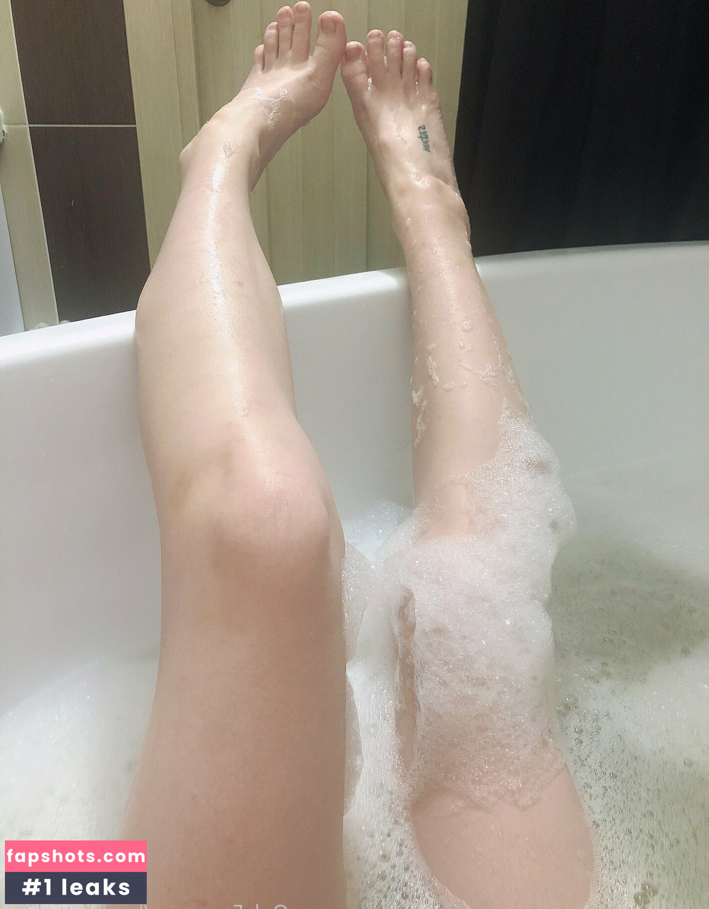 Roxane gallery photo #58