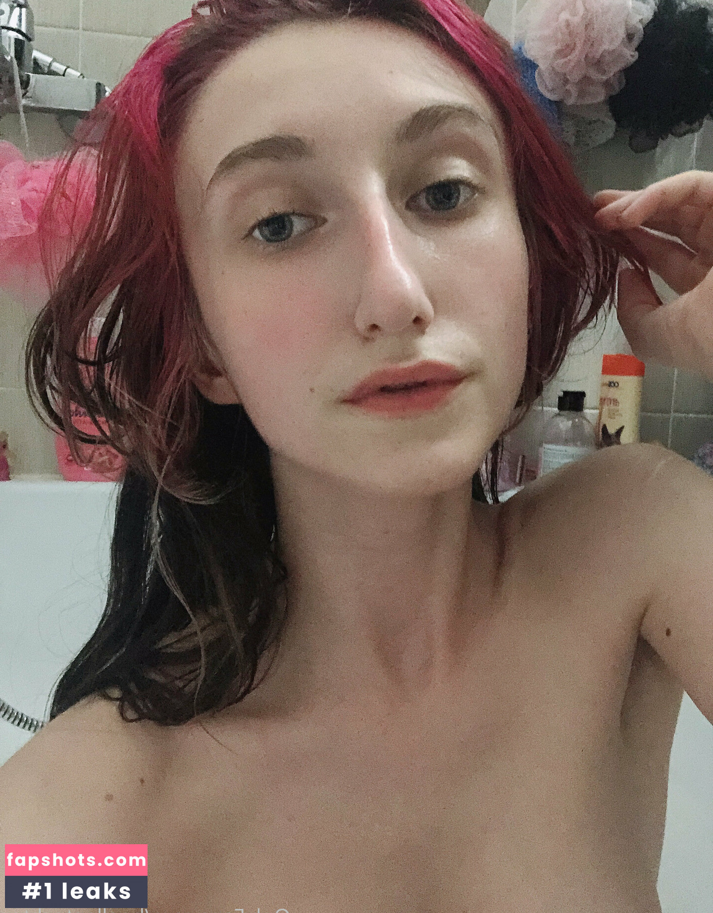 Roxane gallery photo #66