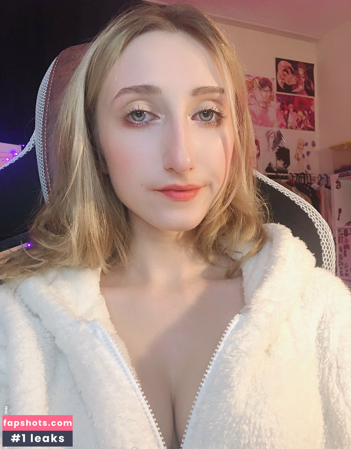 Roxane gallery photo #71