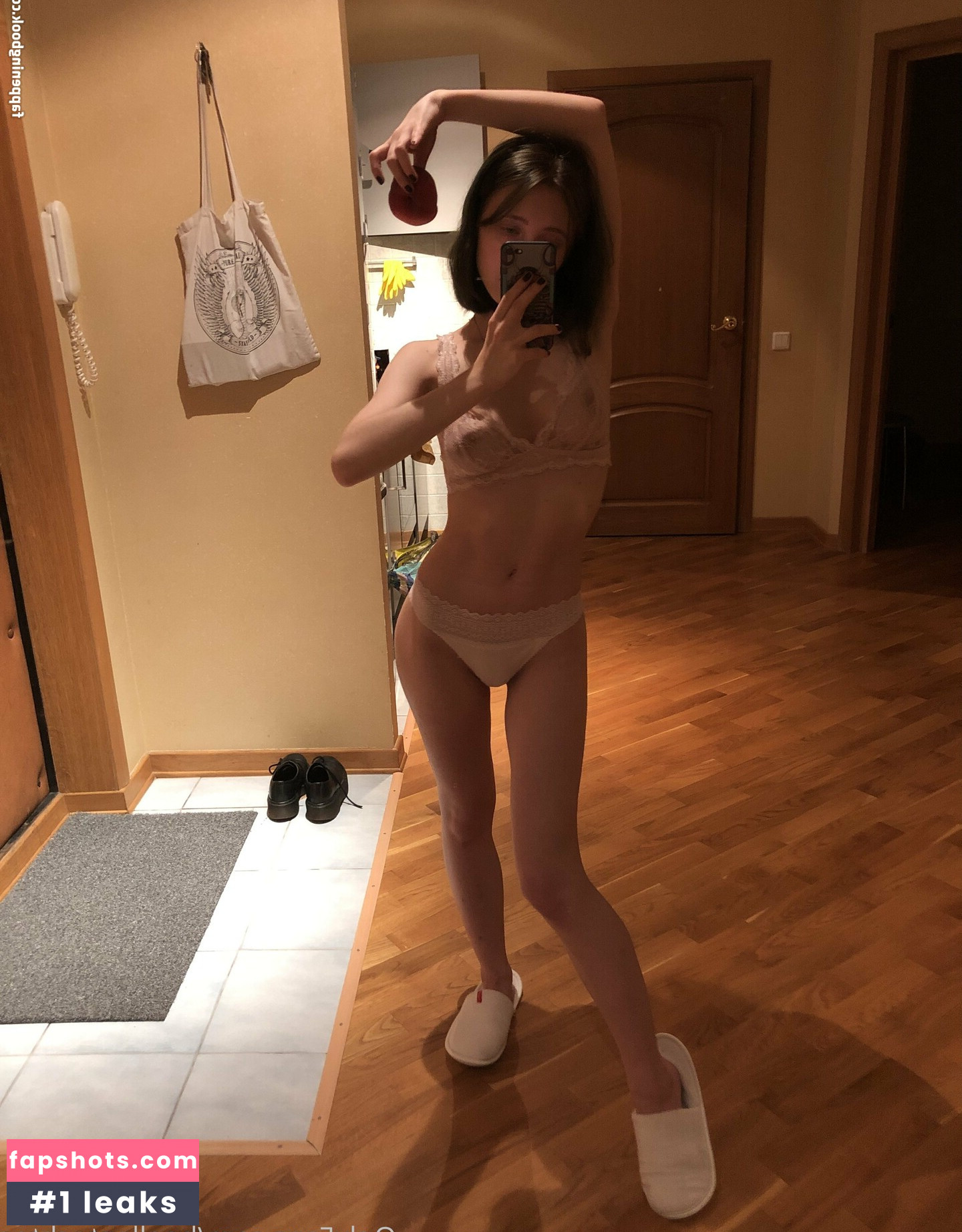 Roxane gallery photo #94