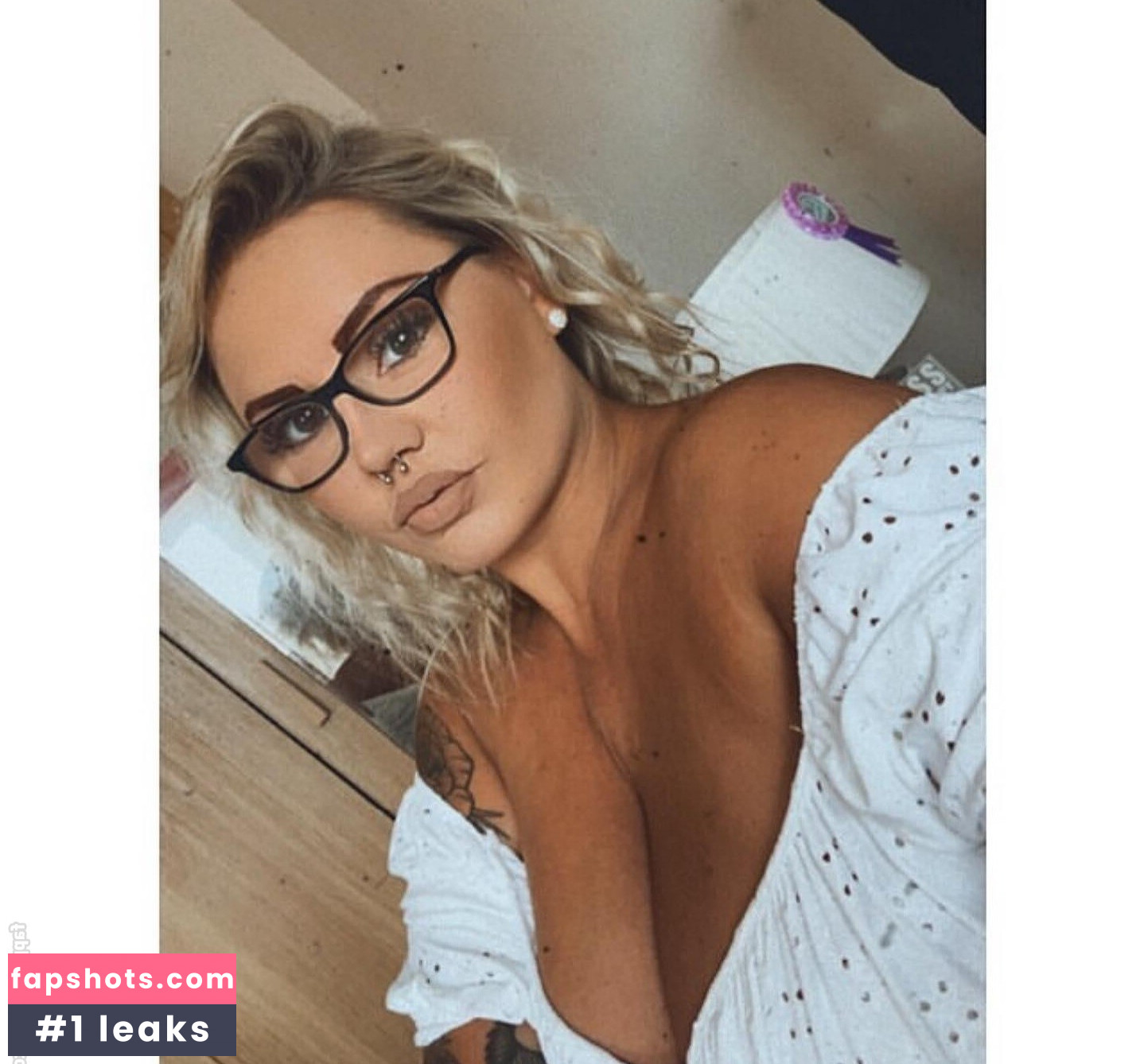 Roxanne Collacott gallery photo #2