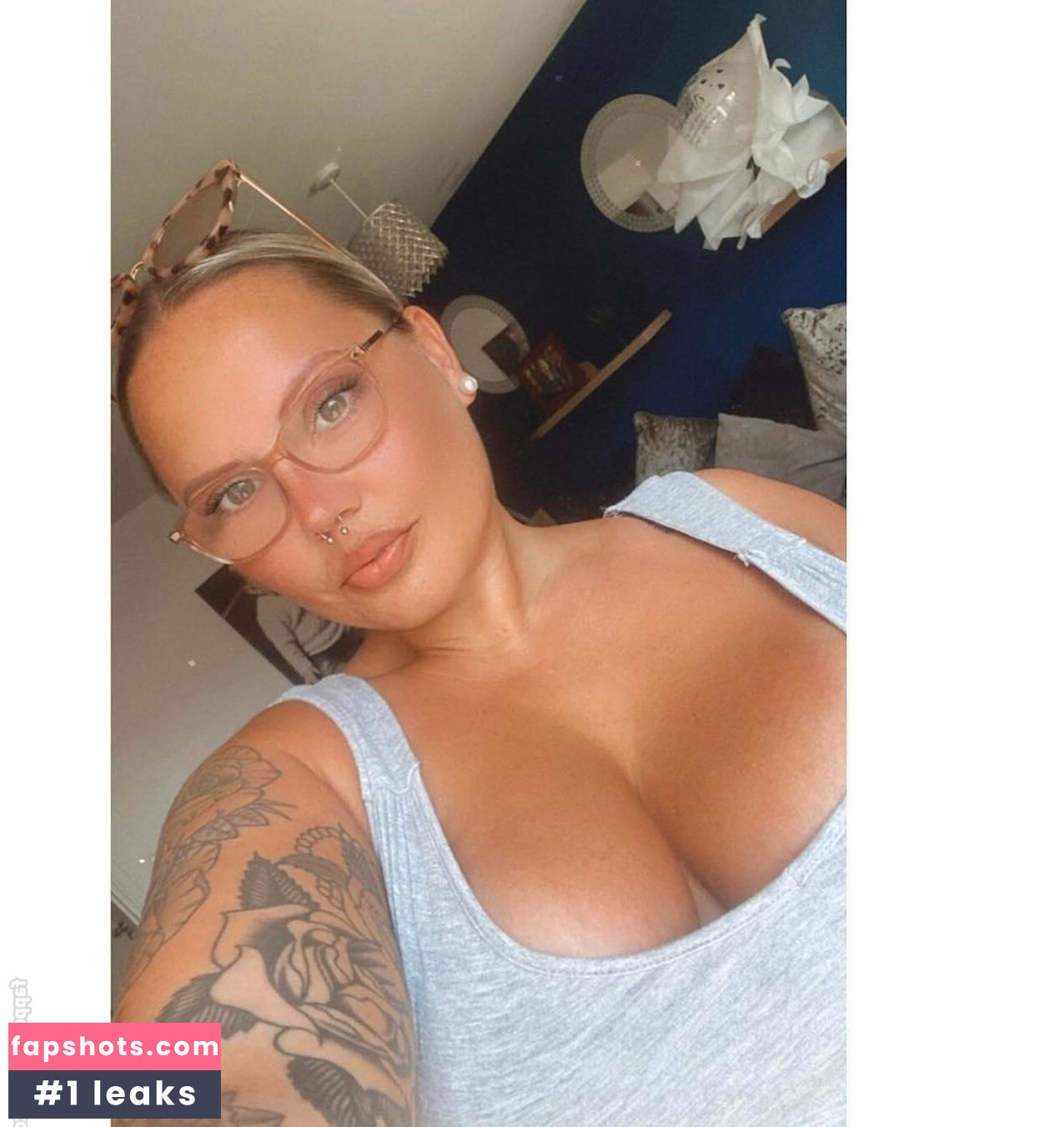 Roxanne Collacott gallery photo #4