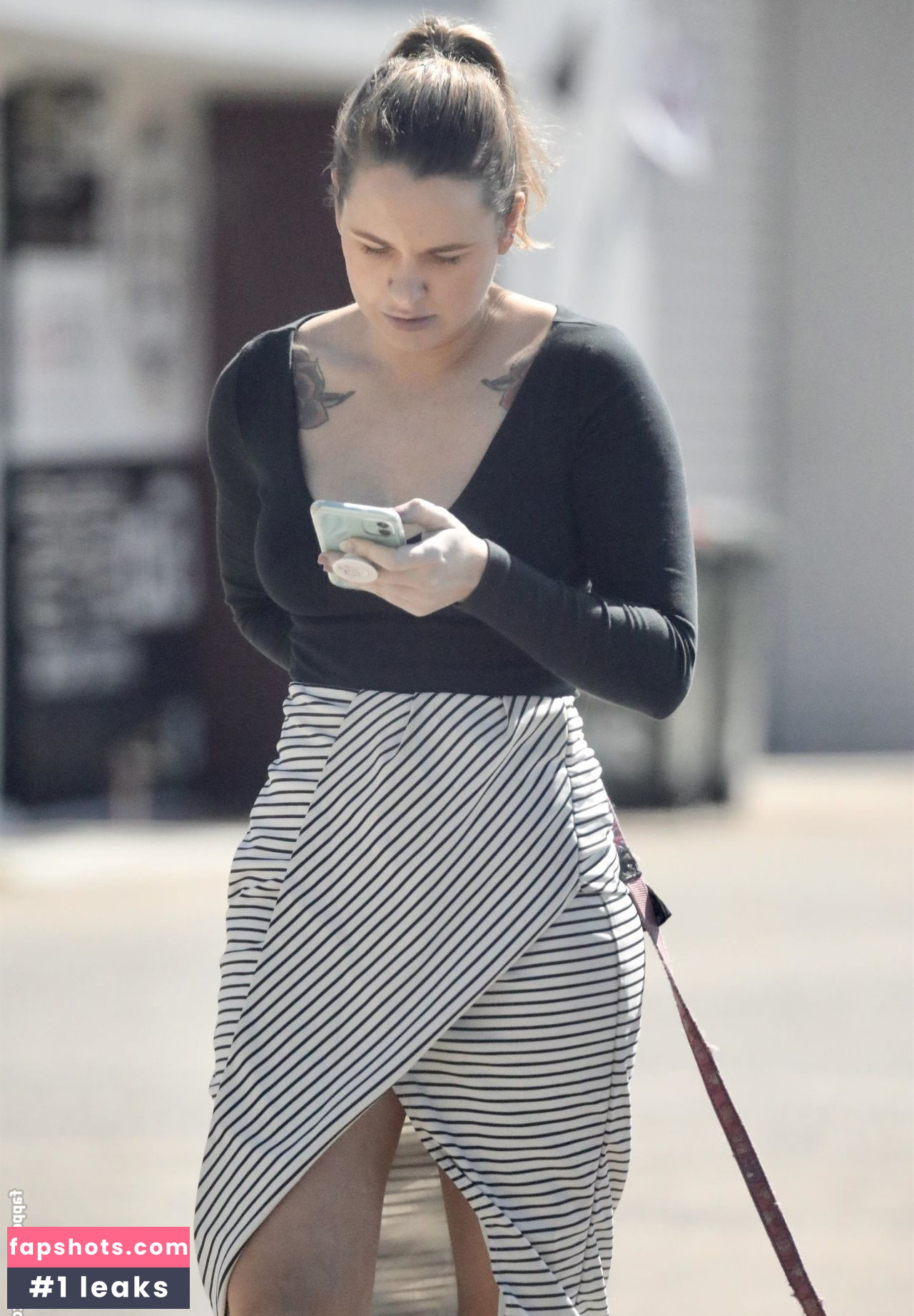 Roxy Kenny gallery photo #3