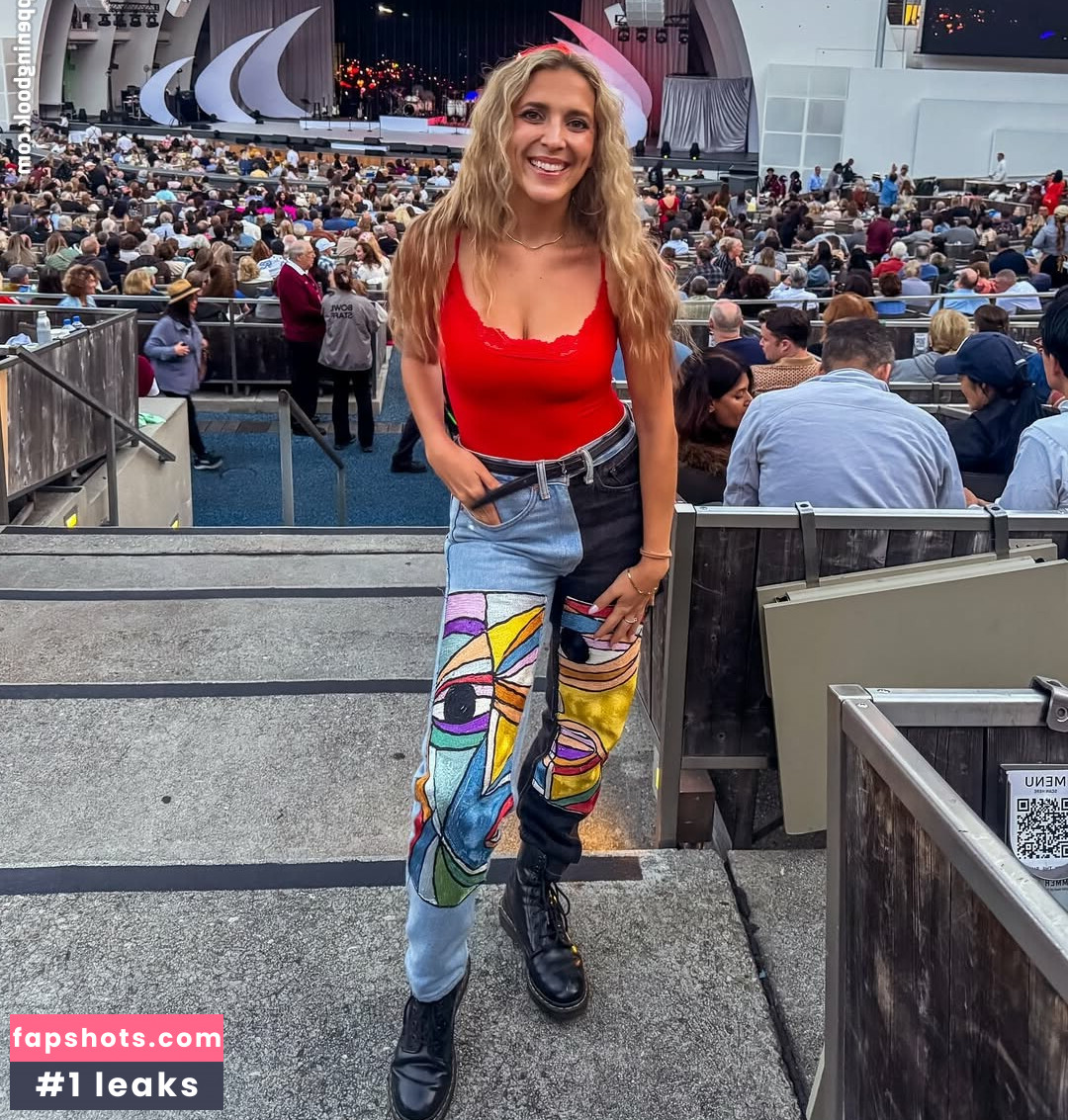 Roxy Striar gallery photo #11