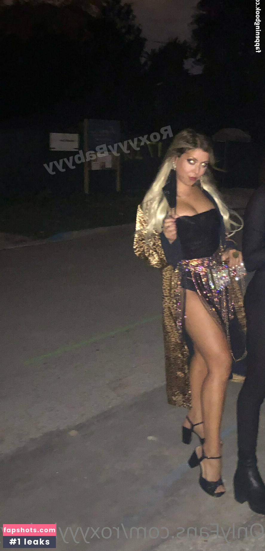 roxyyybabyyyfree Nude Leaks OnlyFans Photos #5 - LeakJerk