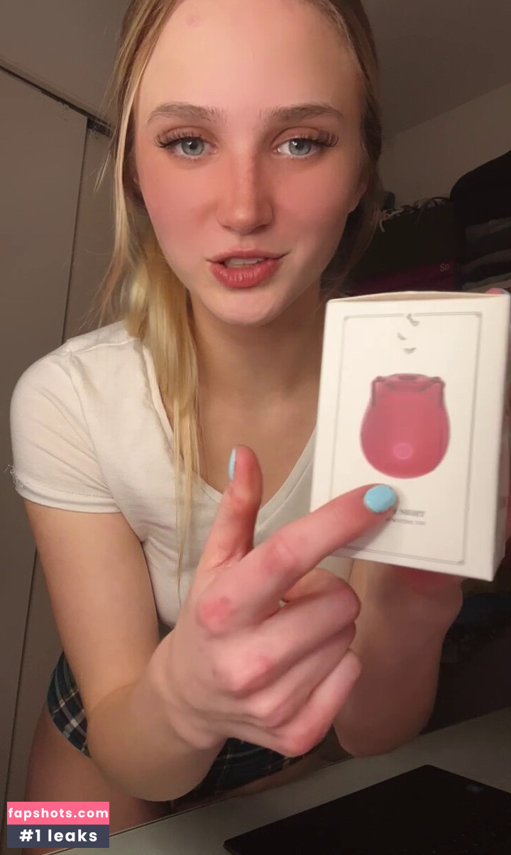 Royal Papaya nude babe gallery