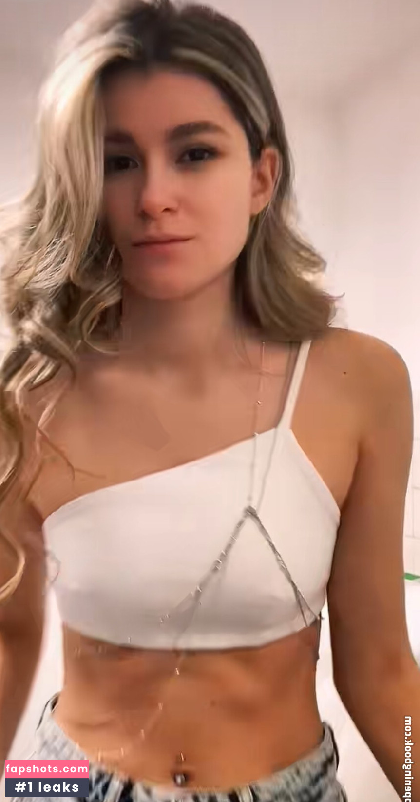 Rrosiana nude babe gallery