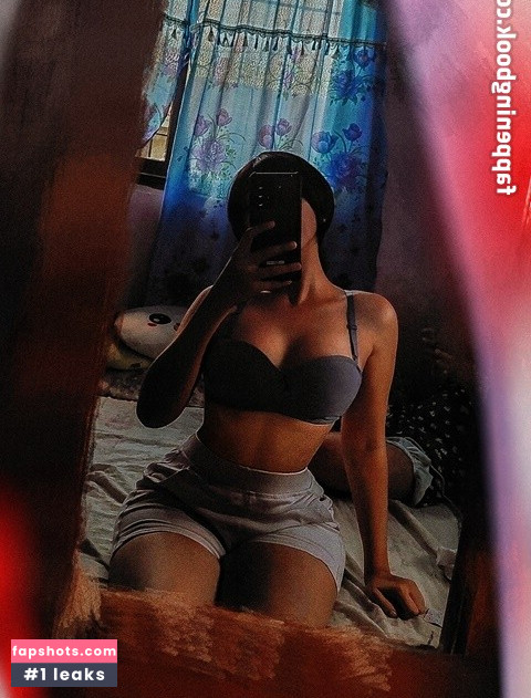 Ruan YU nude babe gallery