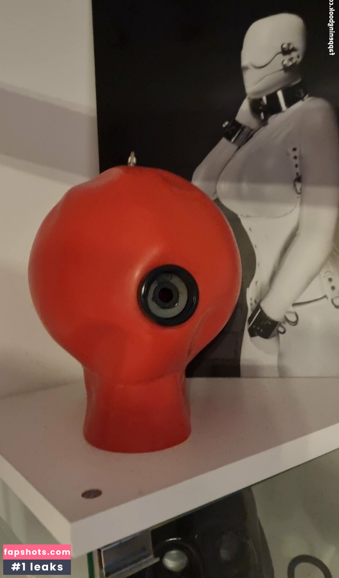 rubberdollemma gallery photo #4