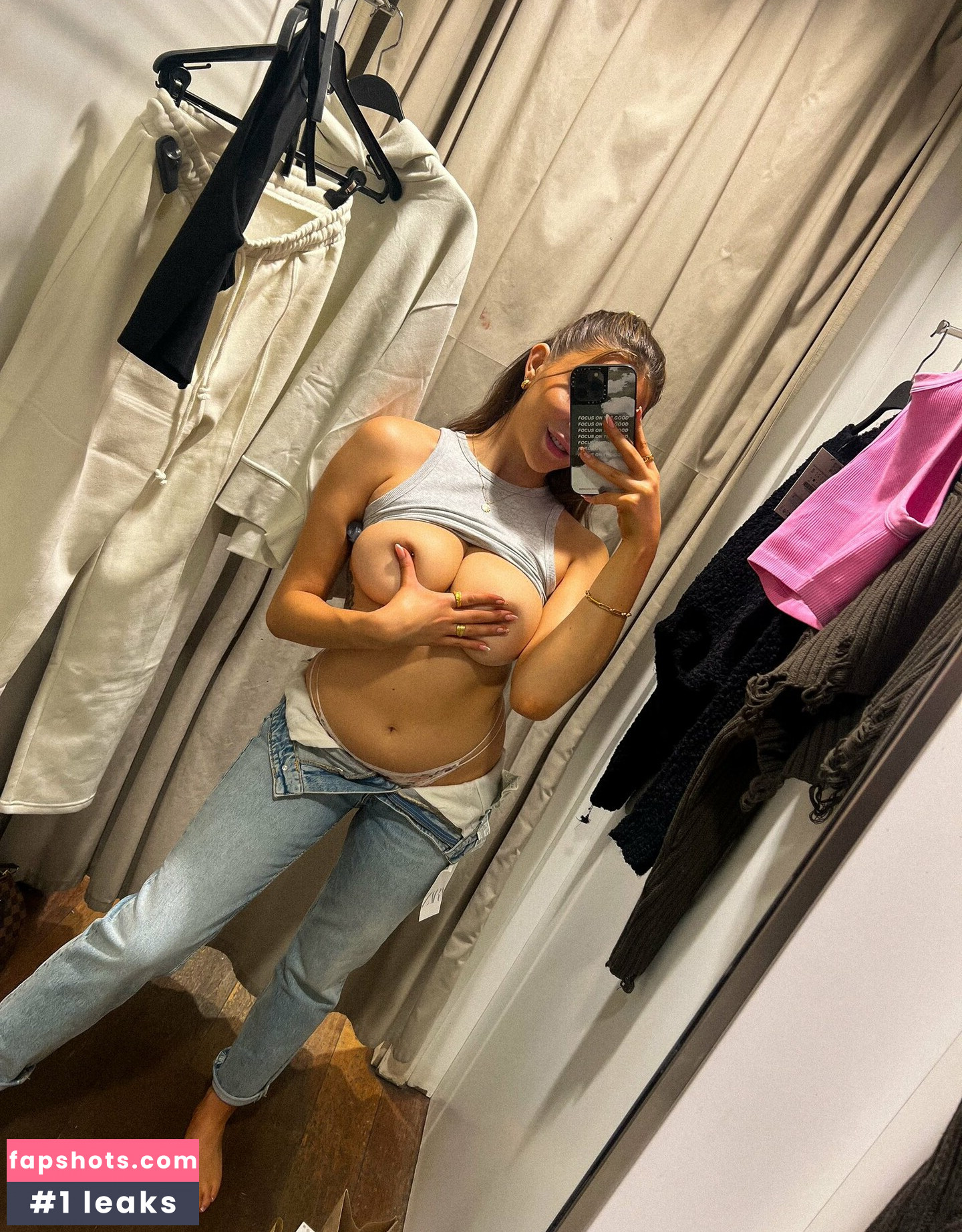 Ruby Mae gallery photo #50